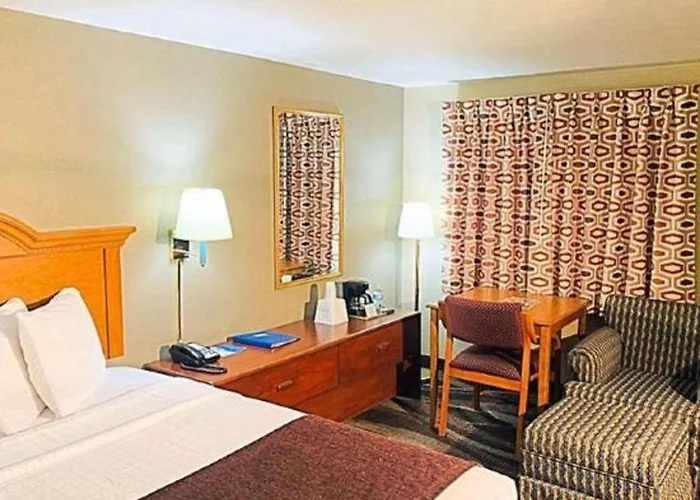 Roadside Hotel 2*