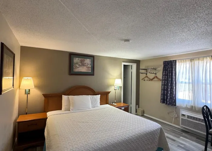 Roadside Hotel 2*